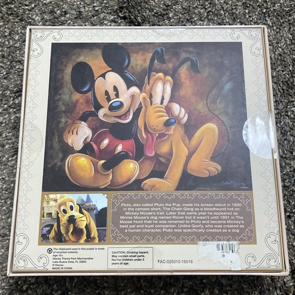DISNEY Parks Signature Puzzle Mickey & Pluto 1000 pc. NEW - Picture 2 of 2
